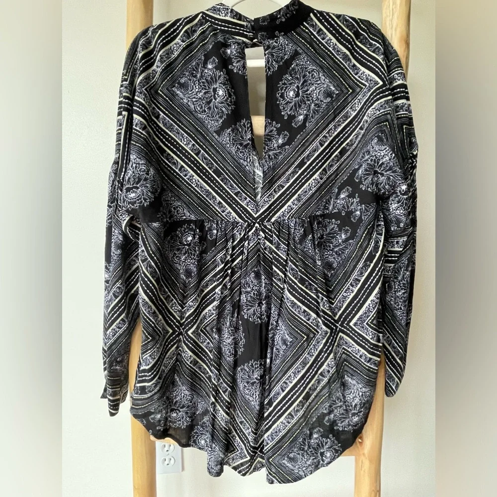 Free People Walking on a Dream Long Sleeve Flowy Sexy Black Keyhole Neck Tunic S